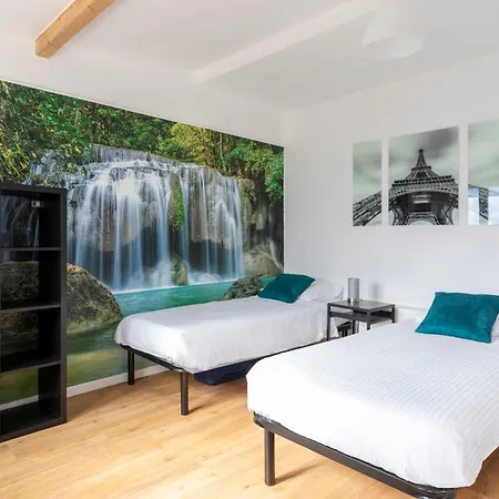 Functional 3 Bedroom House Near Versailles Ideal For Business * Le Chesnay (Yvelines)